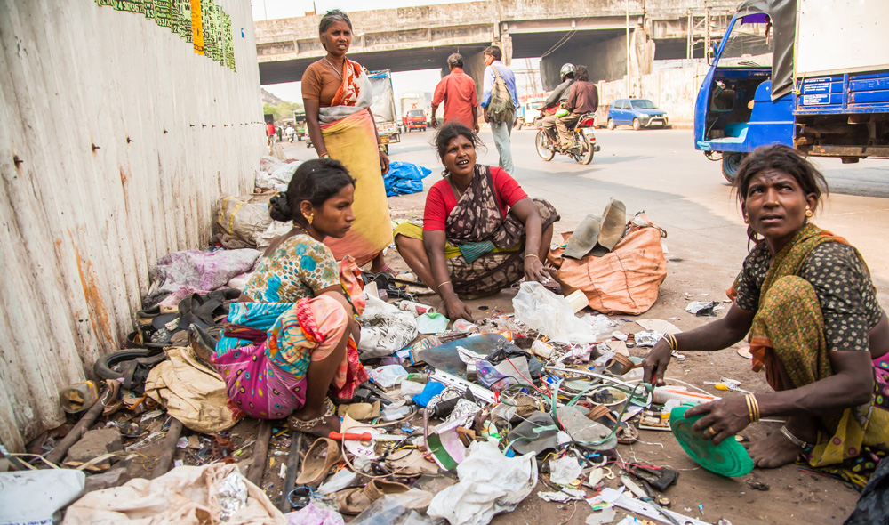 Women disproportionately vulnerable to health risks from chemical and waste pollution